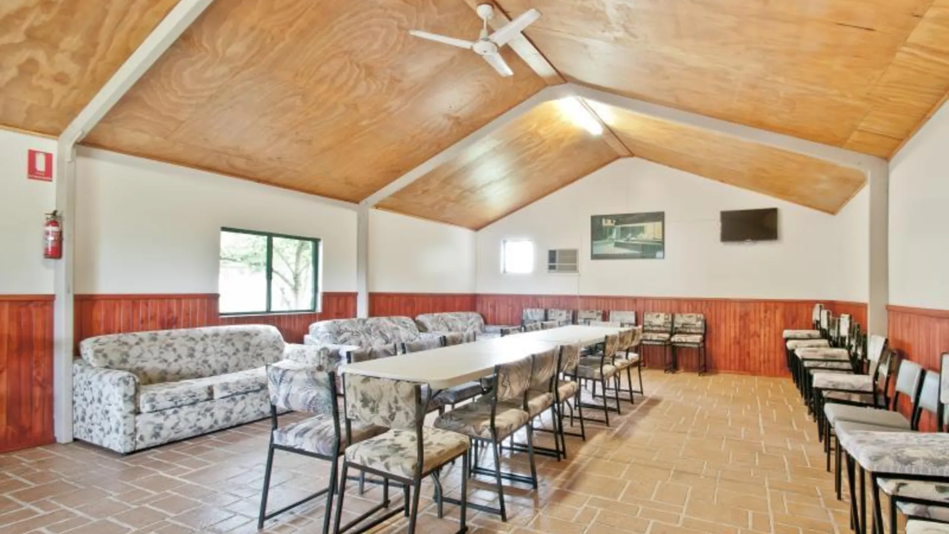 깁스랜드 지역 와라굴 가든 홀리데이 파크 4성급 게스트하우스 수영장