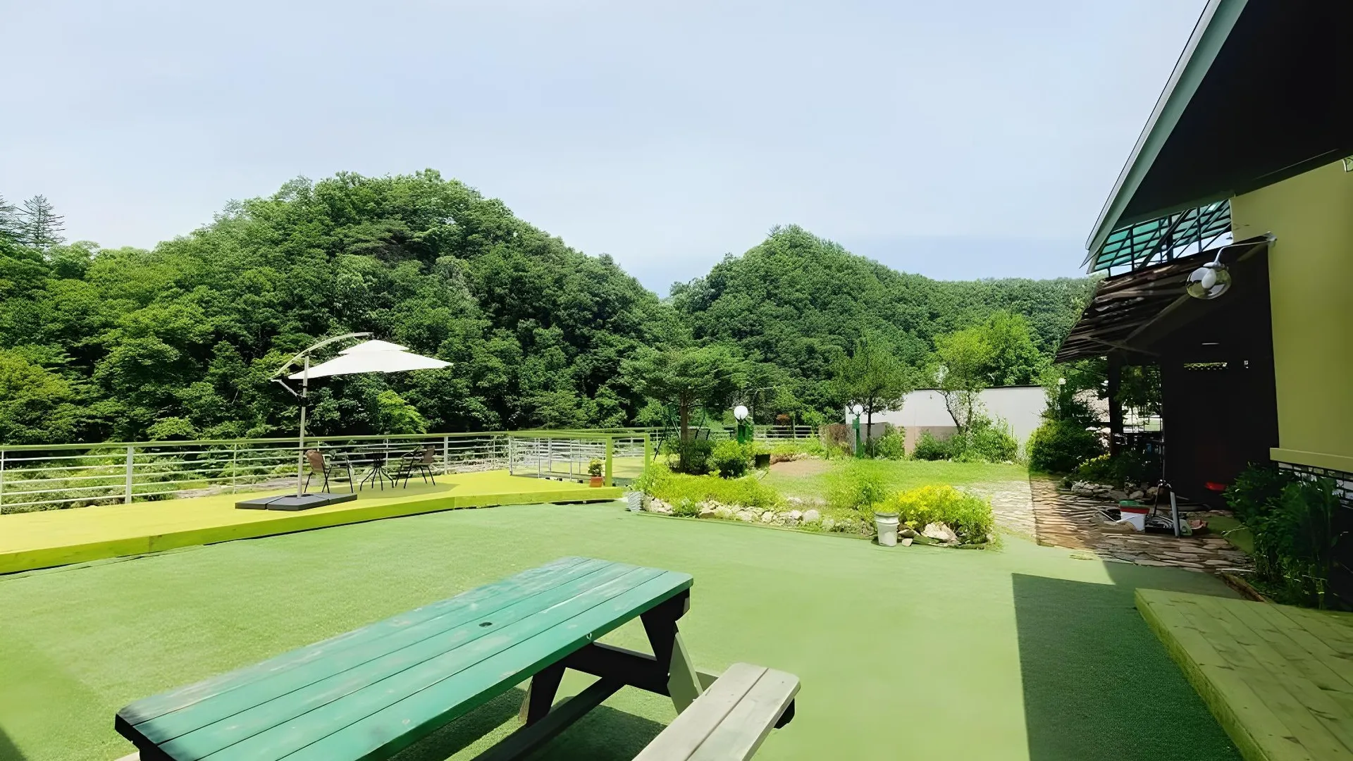 가평 초록정원 계곡 독채 펜션 3성급 게스트하우스 전망