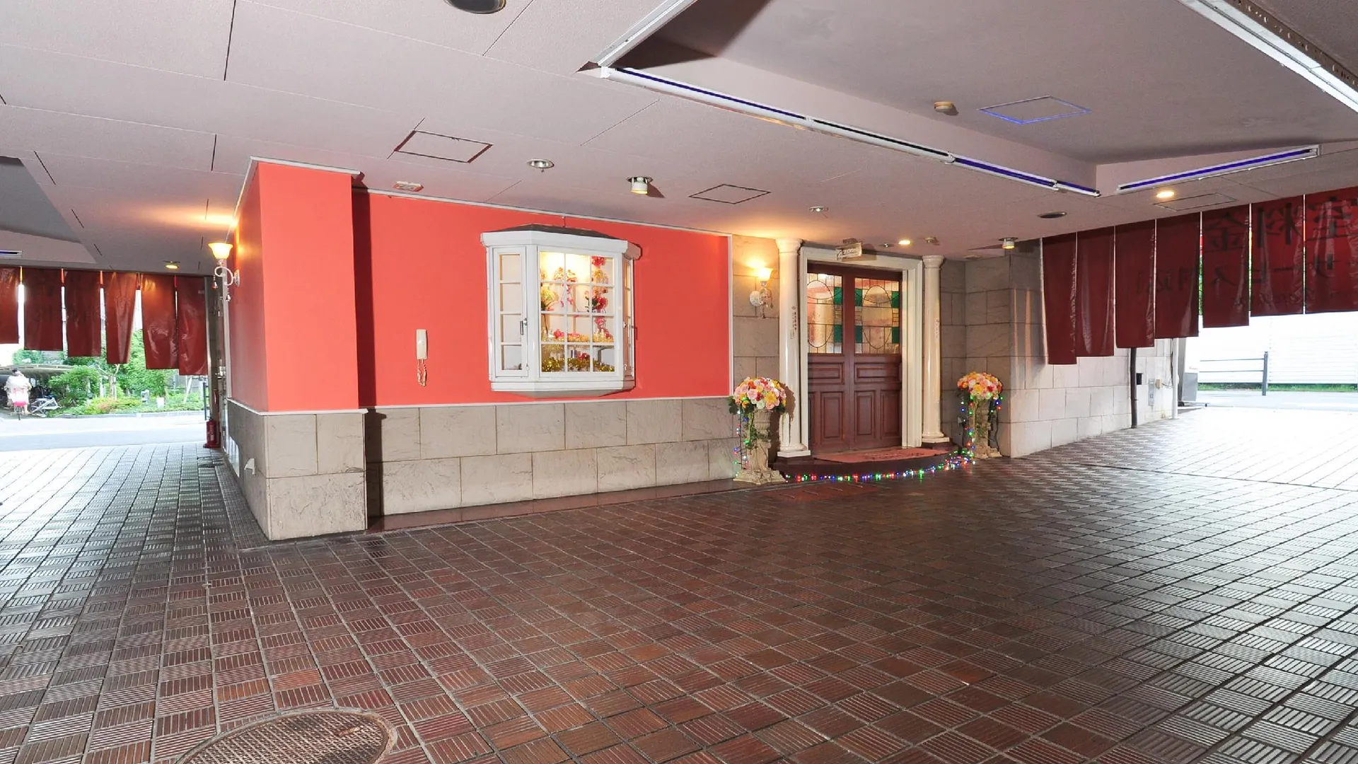 오사카 로즈립스 츠루하시 (성인 전용) 5성급 호텔 외관