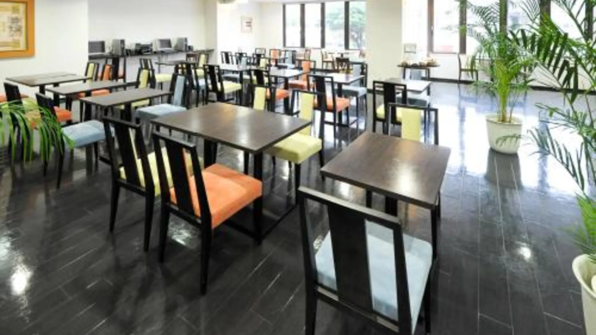 오키나와 본섬 스마일 호텔 오키나와 나하 3성급 호텔 외관