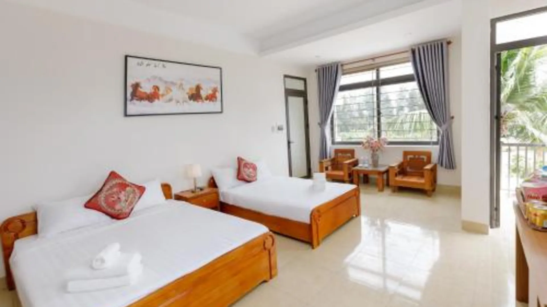 다낭 냐카크 258 - 씨프런트 3성급 호텔 스위트룸