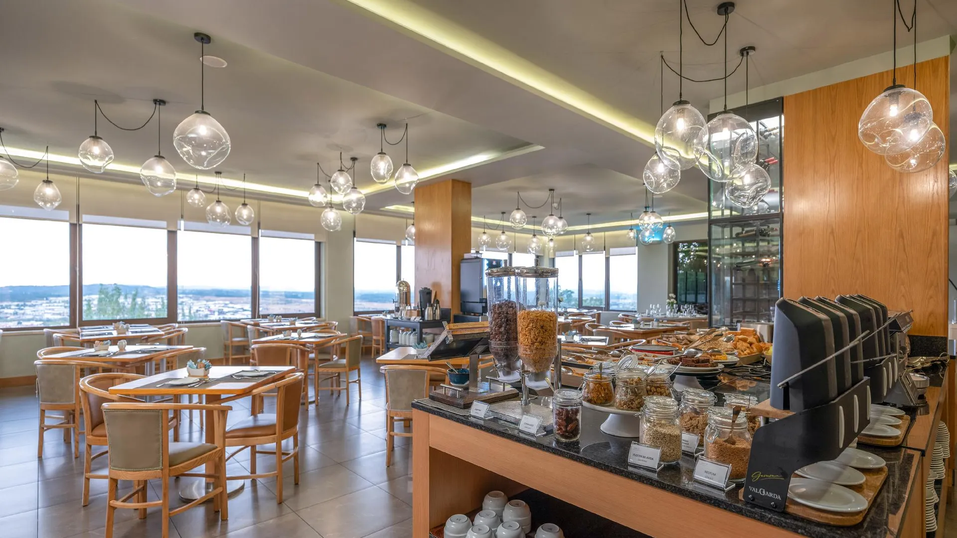 카스텔로 브란코 멜리아 카스텔로 브랑코 4성급 호텔 수영장