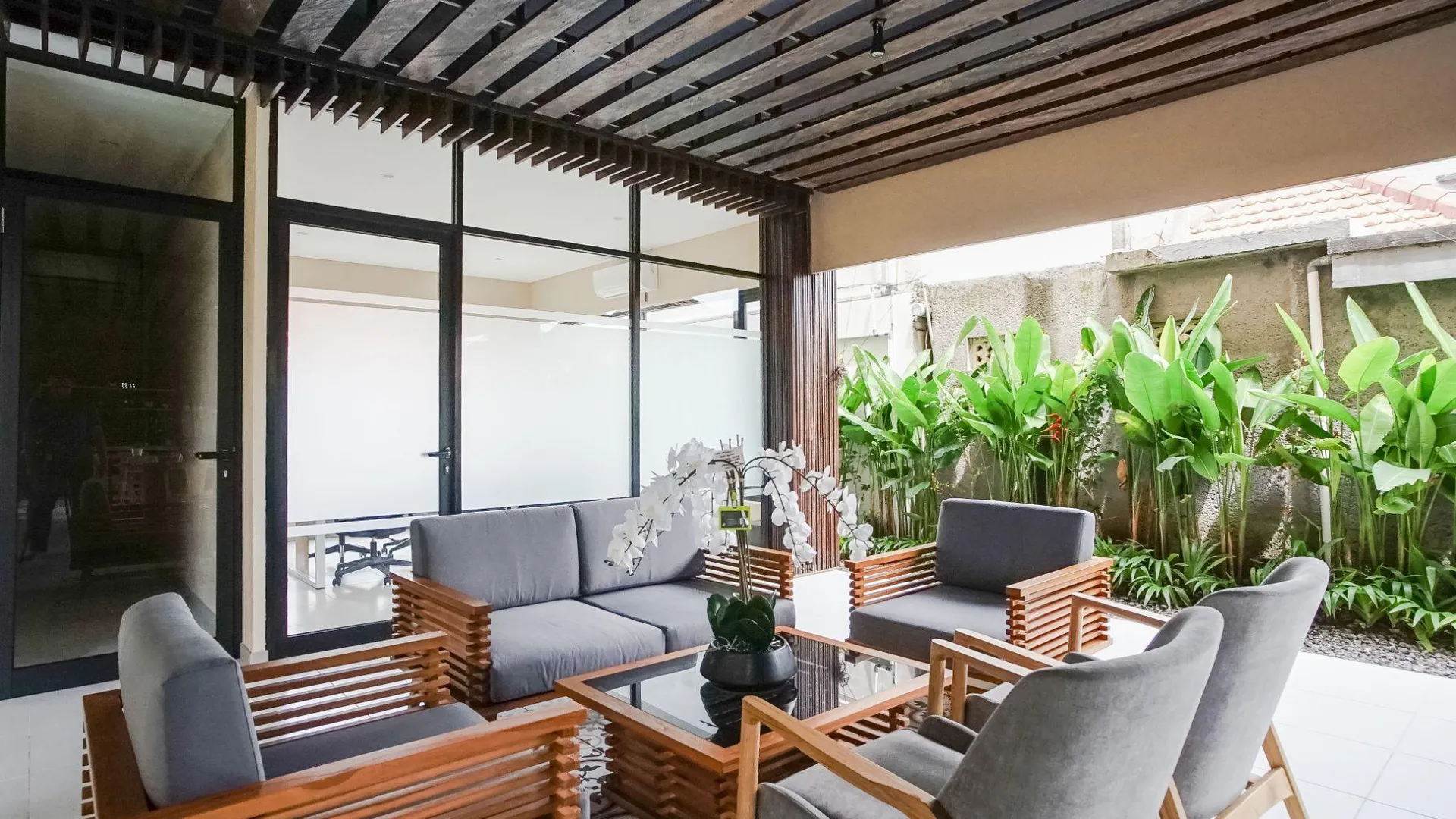 발리 타나가 코리빙 3성급 호텔 외관