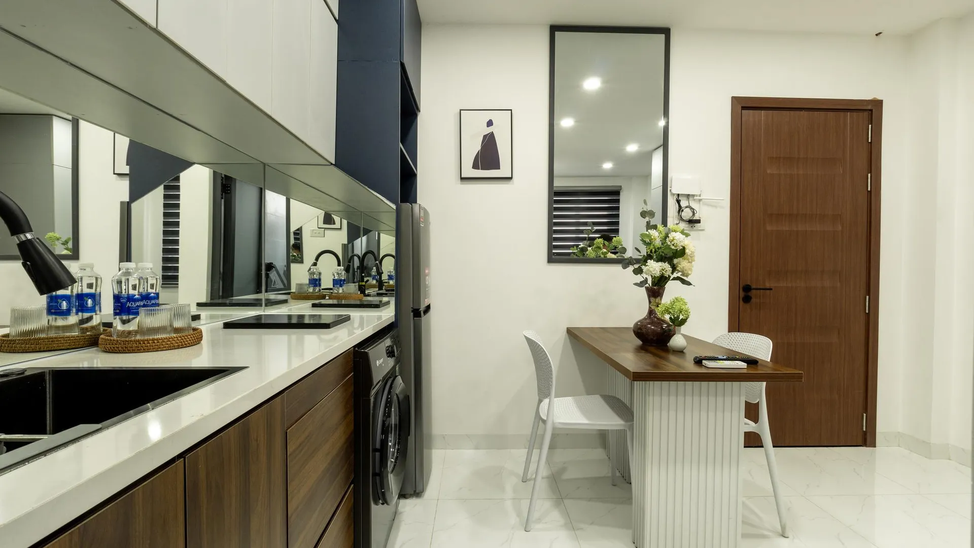 호치민 냐 사이공 4성급 게스트하우스 로비