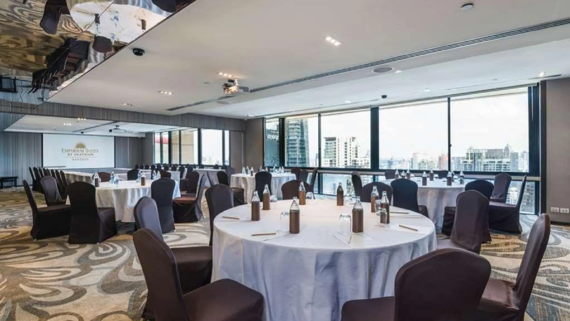 방콕 엠포리움 스위트 바이 차트리움 5성급 호텔 객실