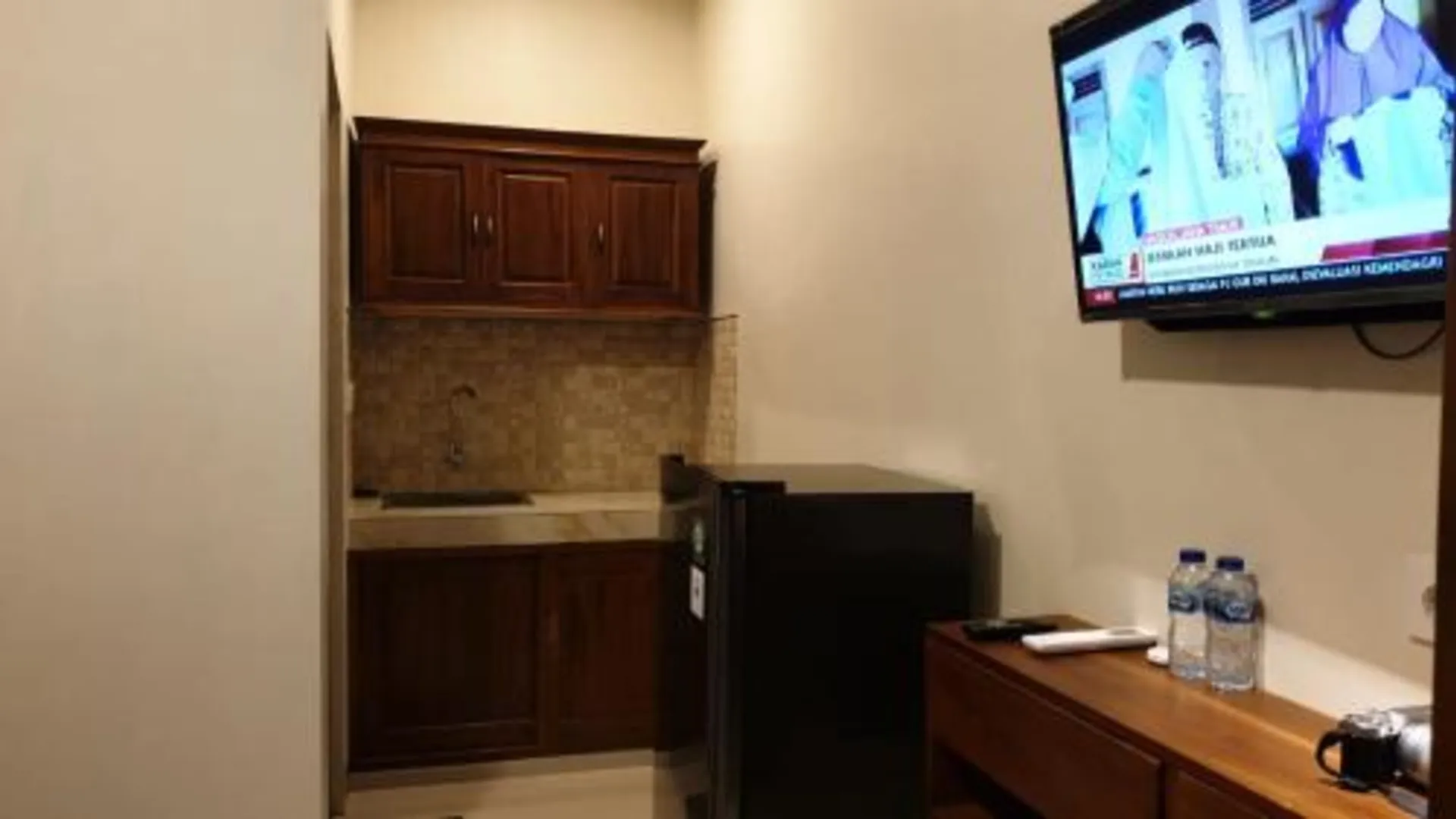 발리 Kartika Homestay 2성급 싱글룸 수영장