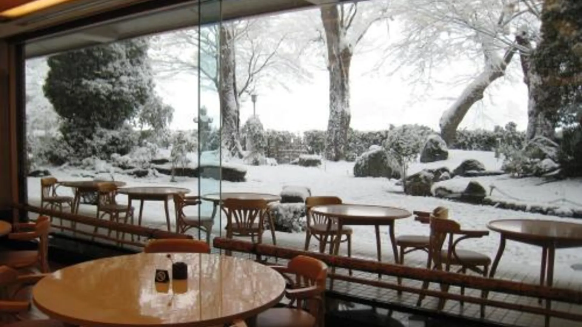 교토 KKR 교토 쿠니소  3성급 호텔 레스토랑