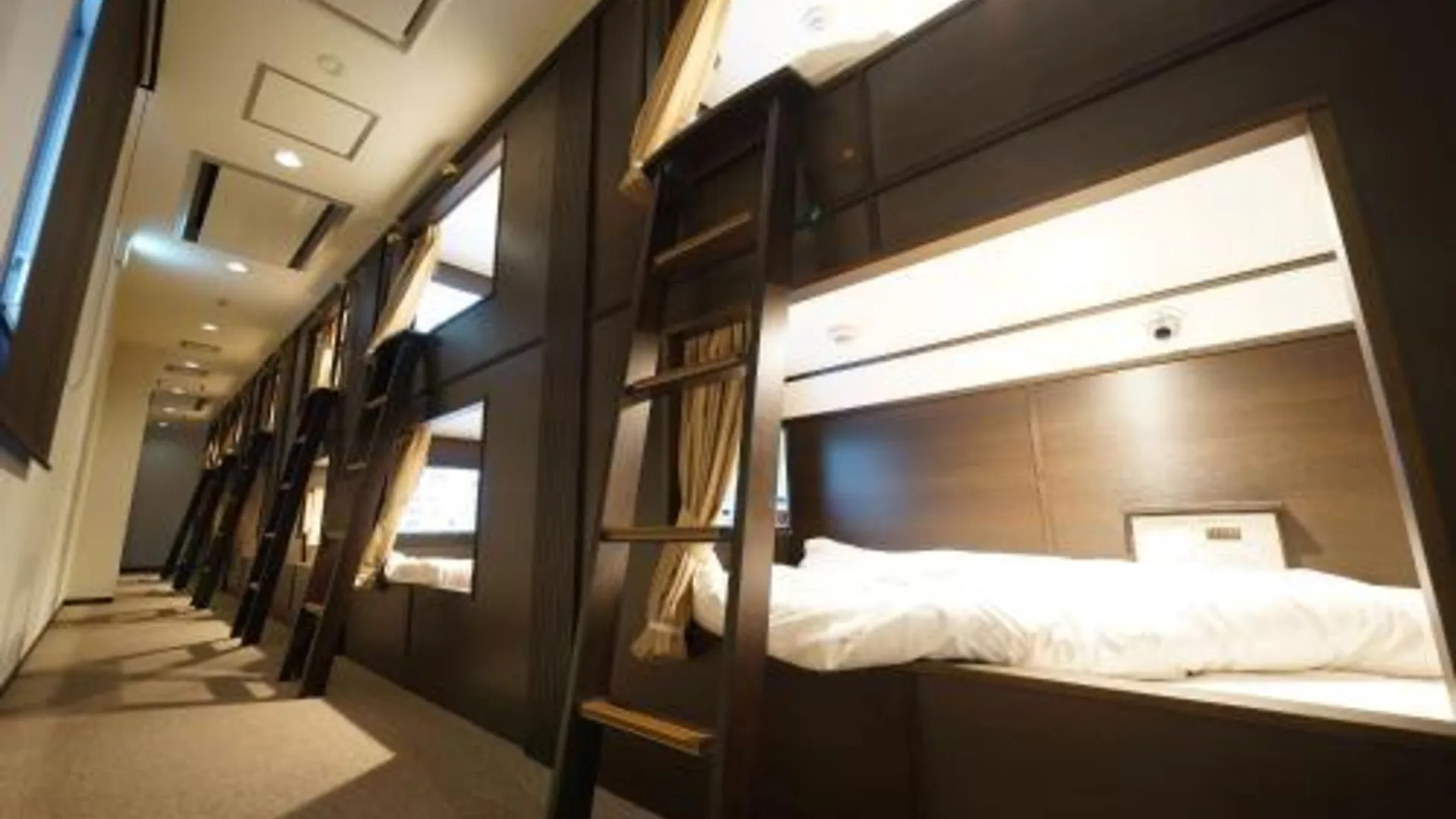 후쿠오카 웰캐빈 텐진 - 남성 전용 1성급 호텔 스위트룸