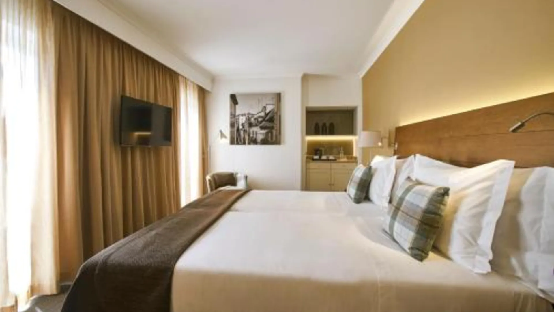 리스본 포르토베이 마르케스 4성급 호텔 스위트룸