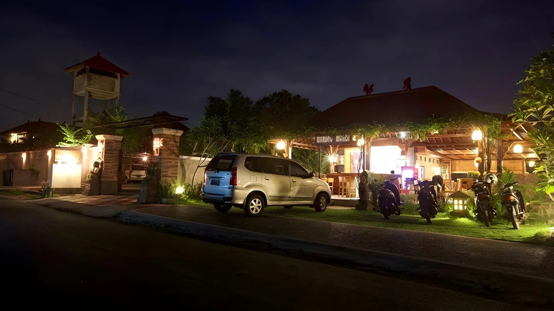 발리 와룽 만디 앤 빌라 4성급 게스트하우스 객실