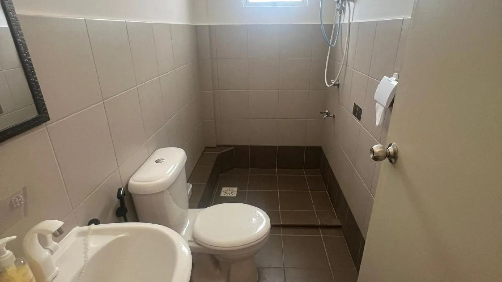 산다칸 반다르 인다의 아파트먼트 (1018m², 침실 3개, 프라이빗 욕실 2개) 2성급 싱글룸 부대시설