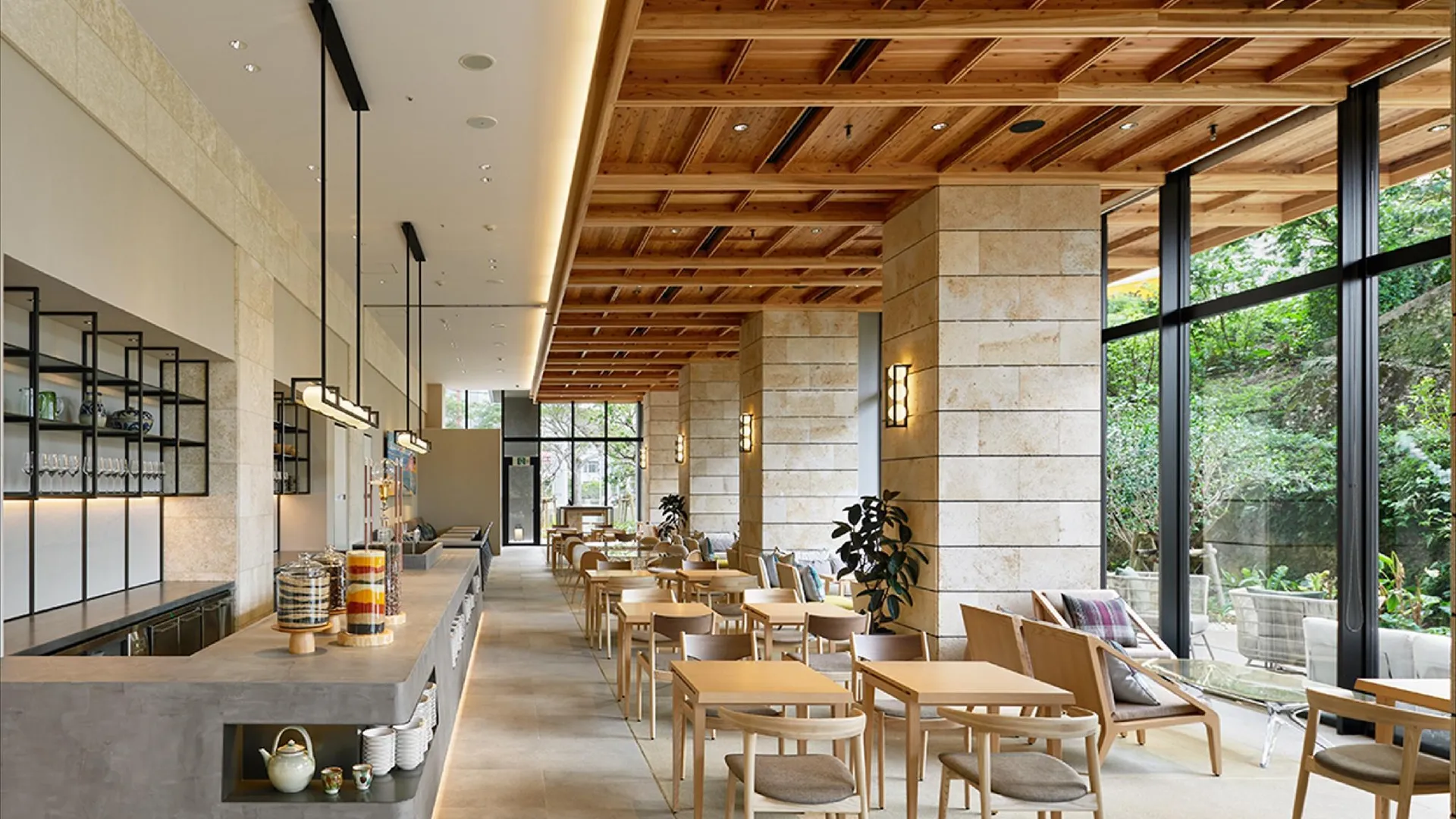 오키나와 본섬 호텔 스트라타 나하 3성급 호텔 외관