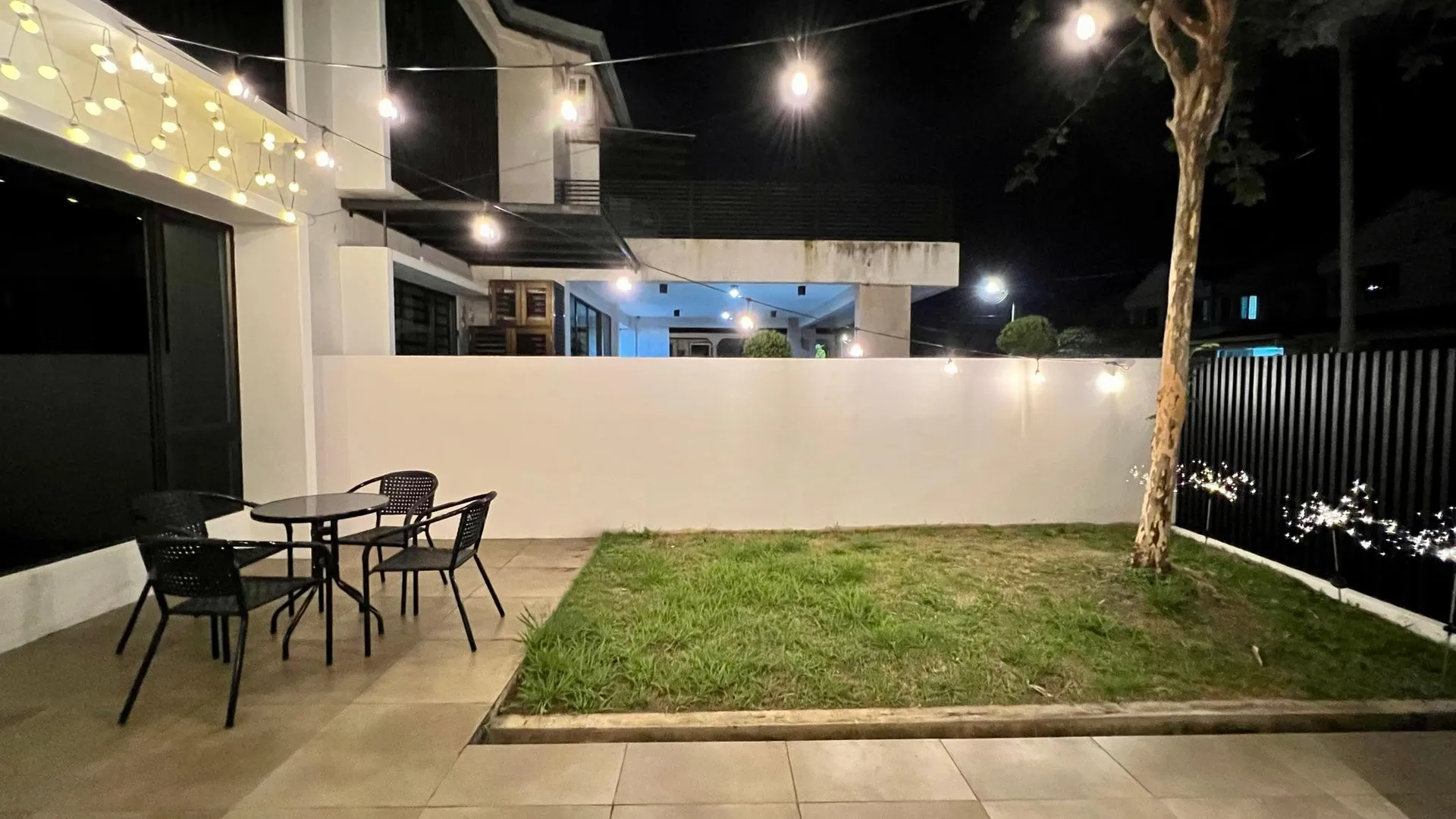 쿠안탄 테루크 쳄페타크의 프라이빗 하우스 (600m², 침실 5개, 프라이빗 욕실 3개) 2성급 게스트하우스 부대시설