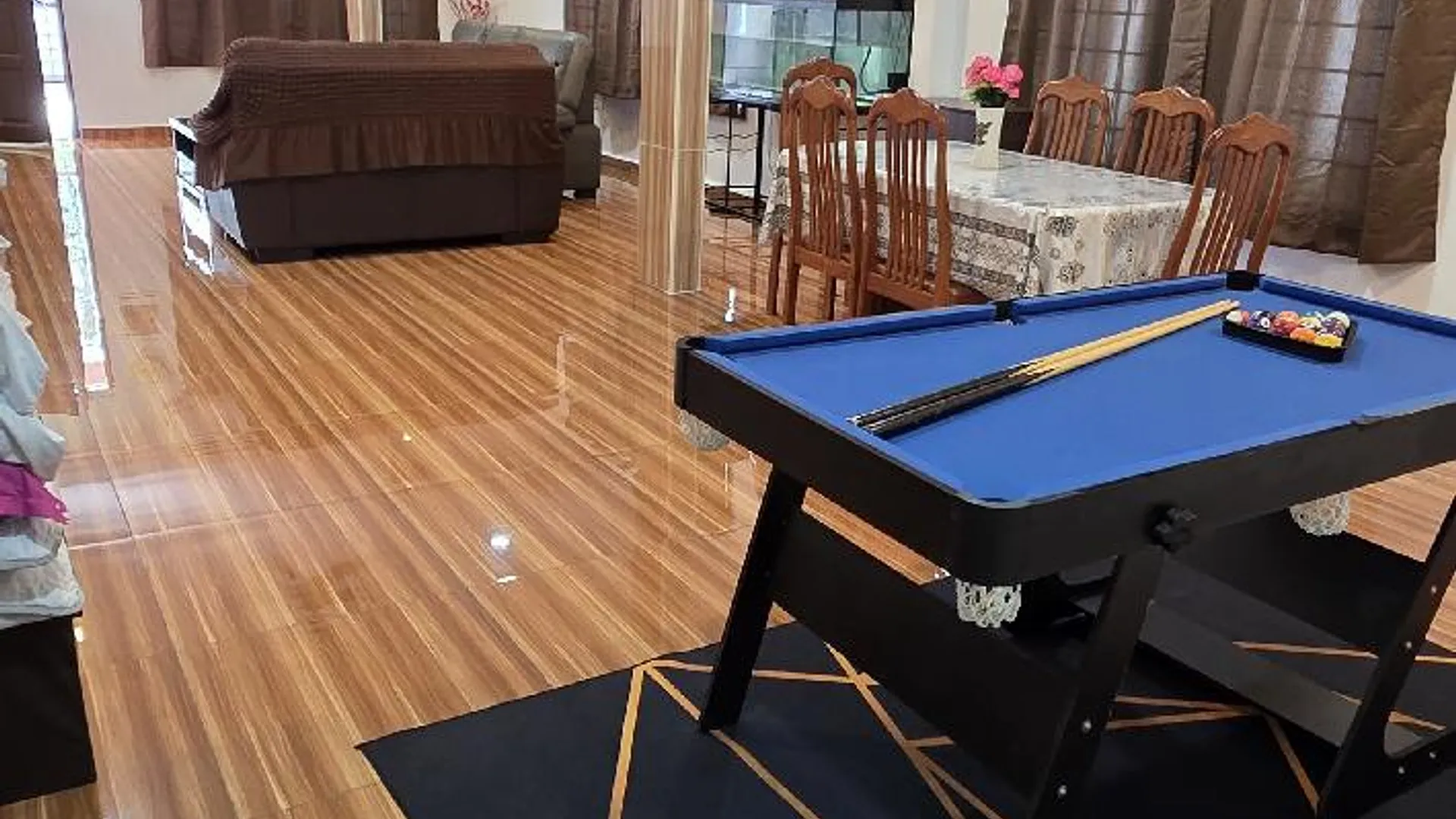 포트 딕슨 타만 포트 딕슨 우타마의 프라이빗 하우스 (2800m², 침실 3개, 프라이빗 욕실 2개) 4성급 게스트하우스 스위트룸