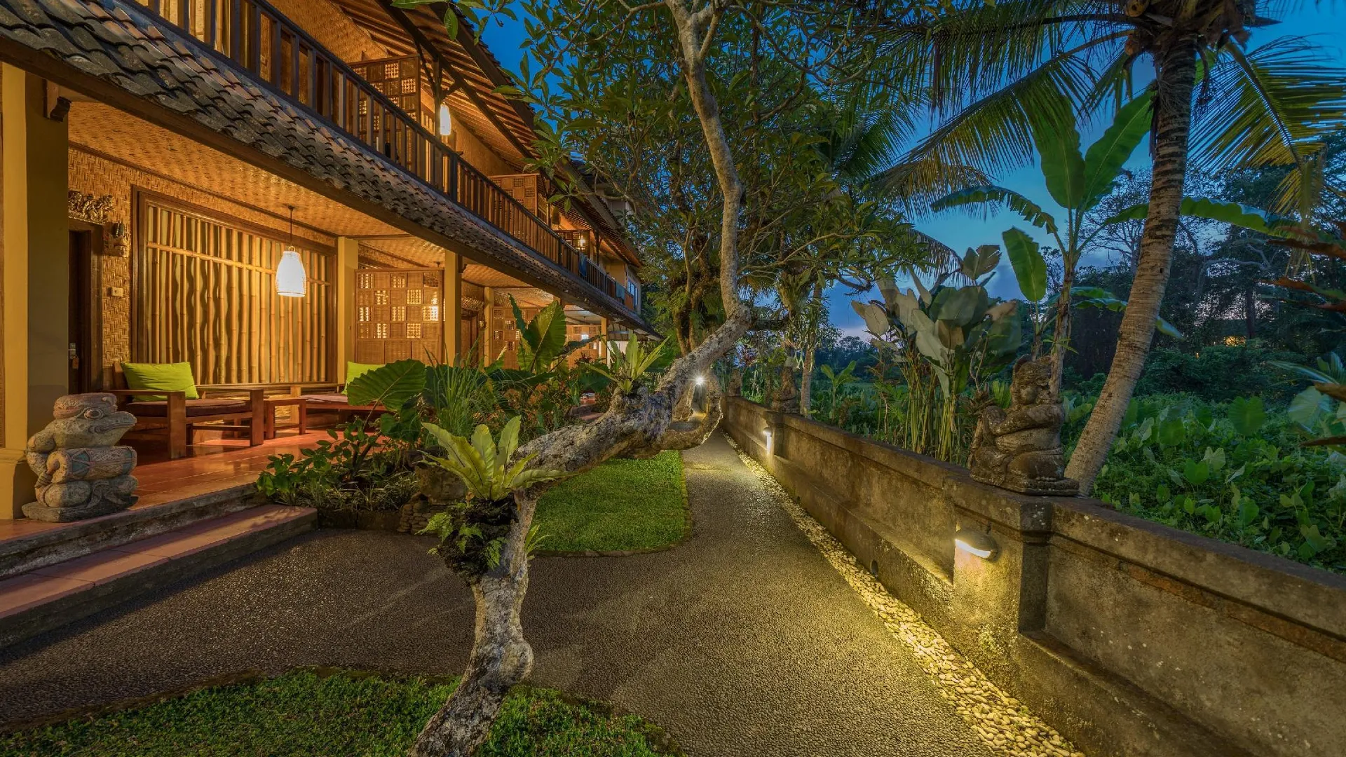 발리 자티 홈스테이 4성급 게스트하우스 로비