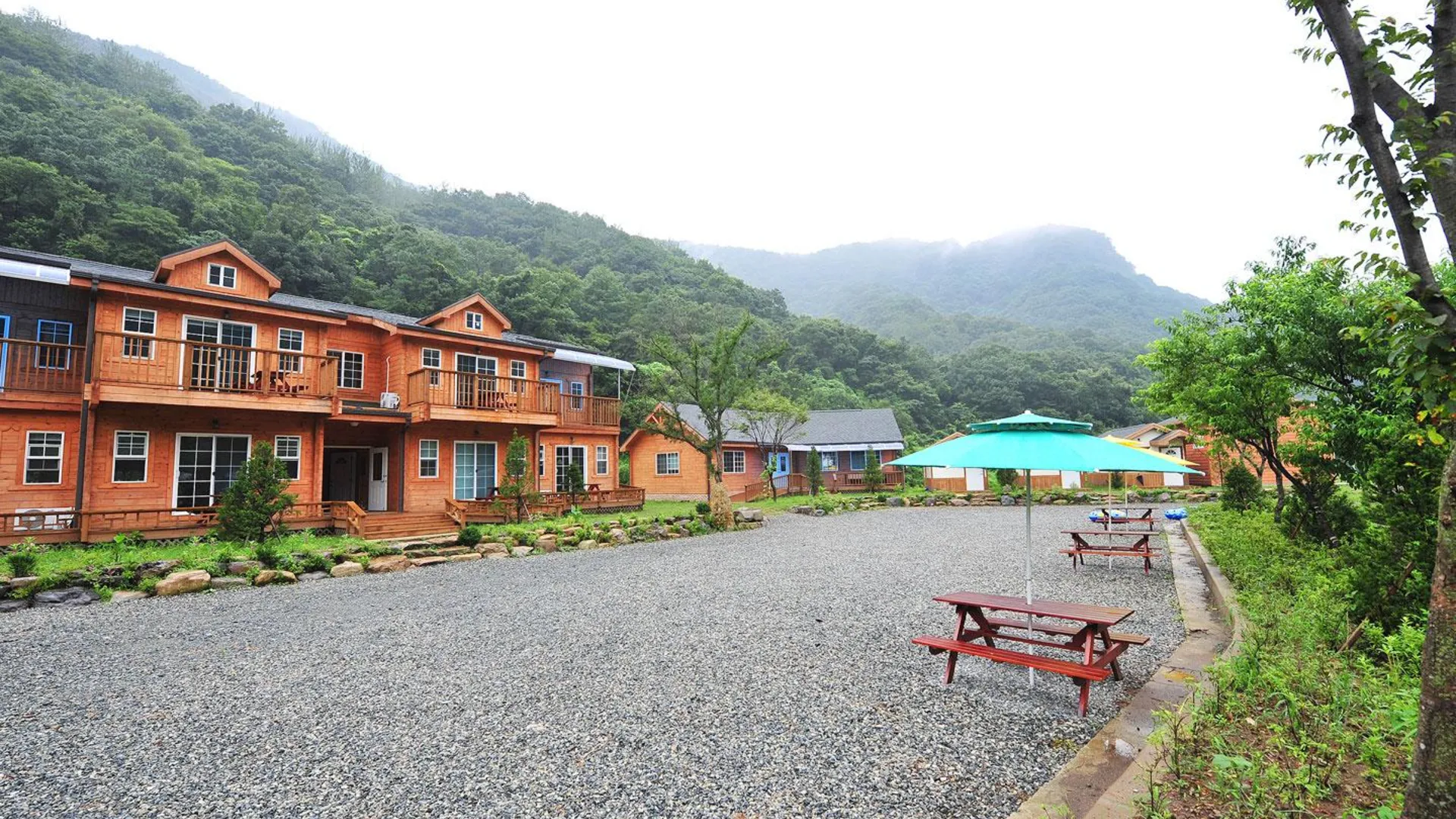 진안군 완주 거인산촌생태마을펜션 2성급 게스트하우스 레스토랑