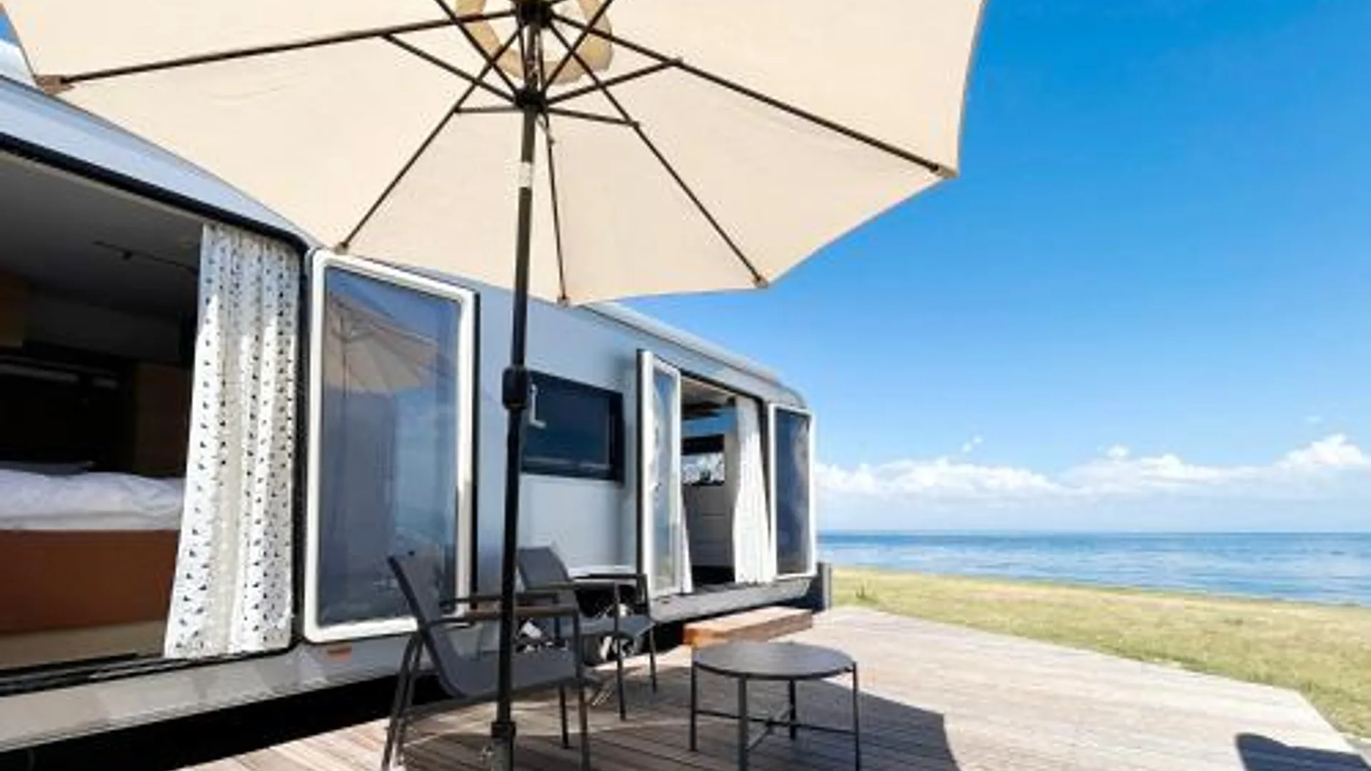 고베 Aquaignis Awaji Island TRAILER PARK 3성급 게스트하우스 객실