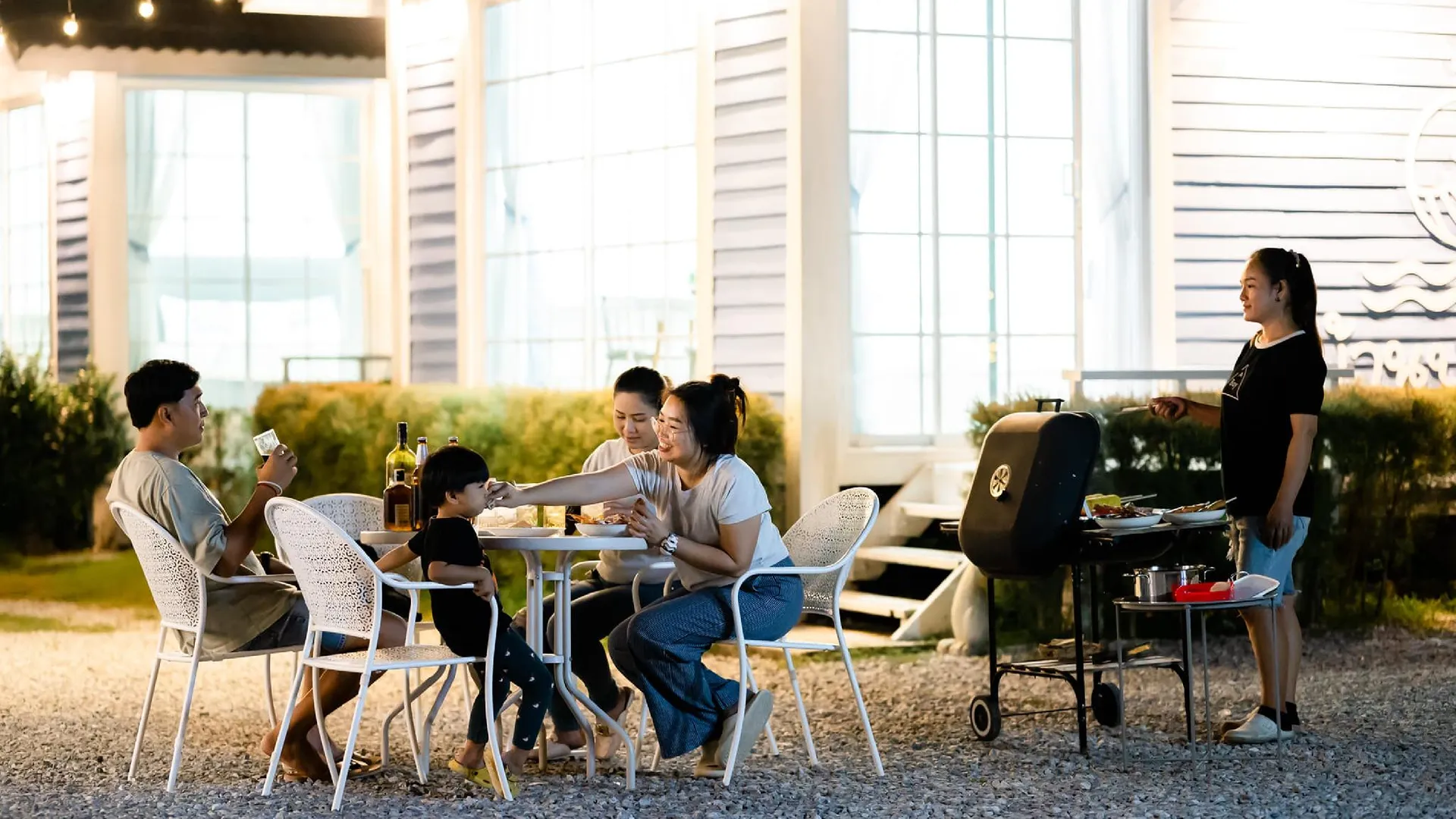 치앙라이 산 사이의 방갈로 (24m², 침실 3개, 프라이빗 욕실 3개) 4성급 게스트하우스 수영장