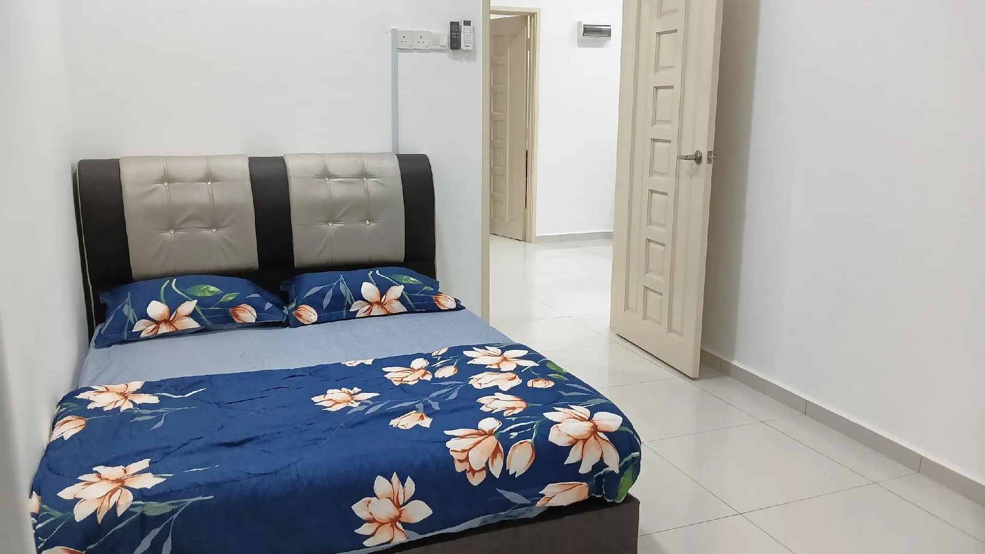 쿠알라테렝가누 톡 젬발 / 공 바닥의 프라이빗 하우스 (15m², 침실 4개, 프라이빗 욕실 3개) 2성급 싱글룸 부대시설