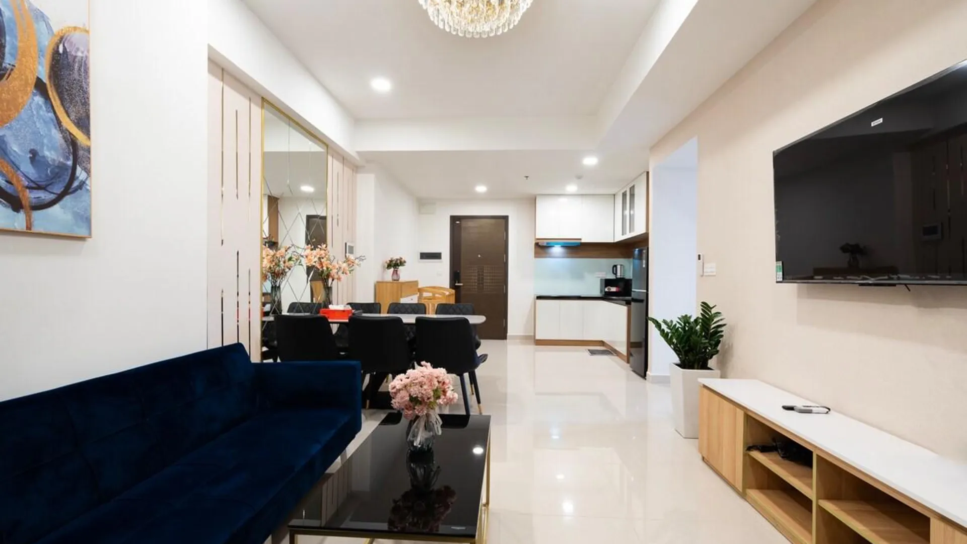 호치민 4군의 프라이빗 하우스 (100m², 침실 3개, 프라이빗 욕실 2개) 3성급 싱글룸 스위트룸