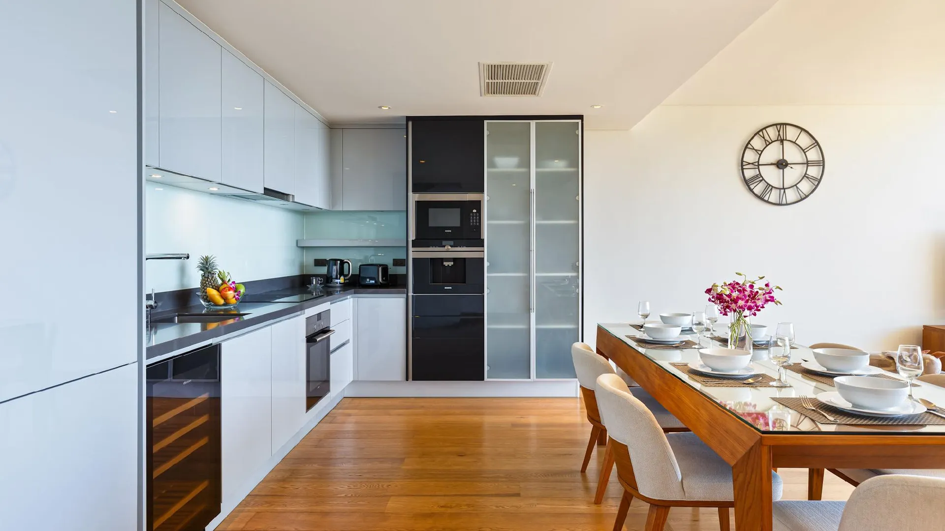 푸켓 빠통의 프라이빗 하우스 (200m², 침실 3개, 프라이빗 욕실 4개) 3성급 싱글룸 수영장