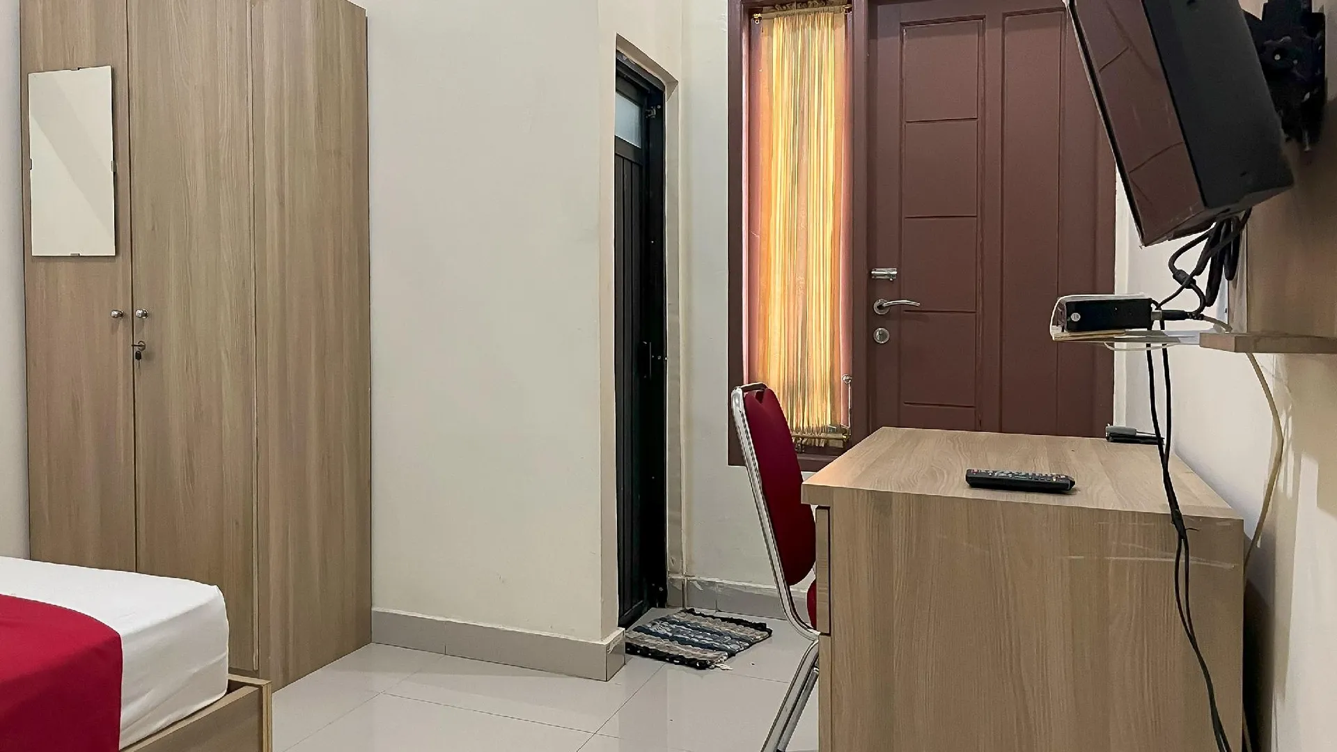 마카사르 RedDoorz Syariah @ Pondok Bintang Jalan Biring Romang Makassar 2성급 호텔 스위트룸