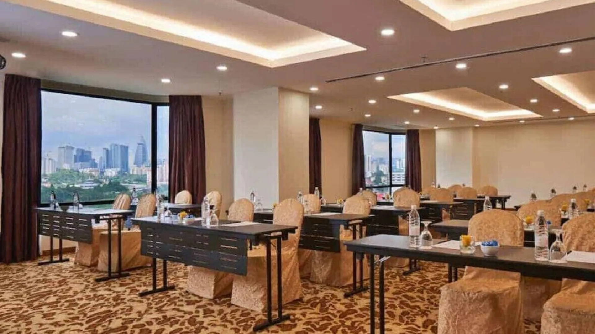 카메론 하일랜즈 스타 린젠시 호텔 앤 아파트먼트 2성급 호텔 수영장