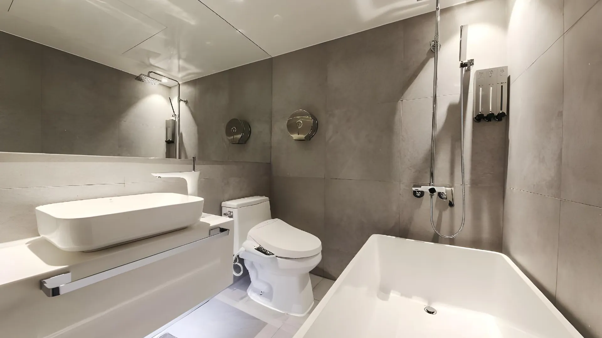 서울 신촌 포레스타 2성급 호텔 객실