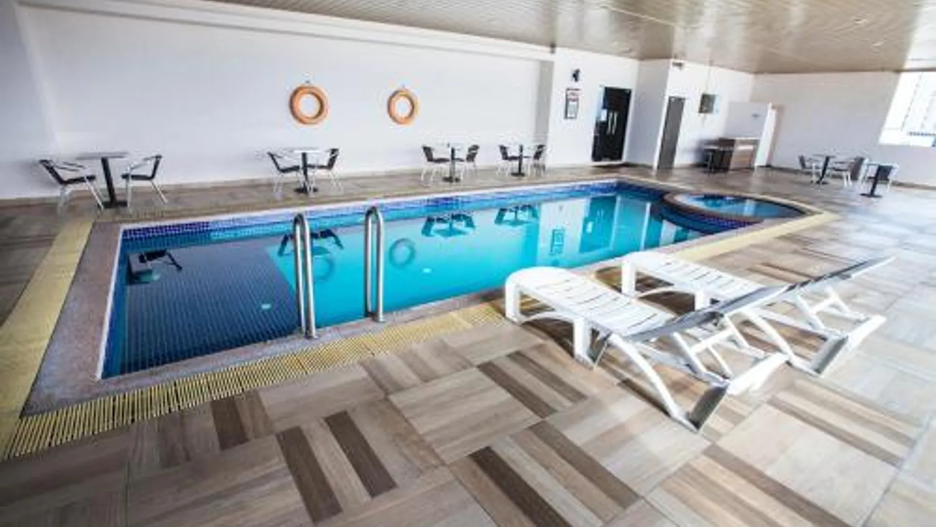 쿠알라테렝가누 호텔 탄종 비스타 3성급 호텔 로비