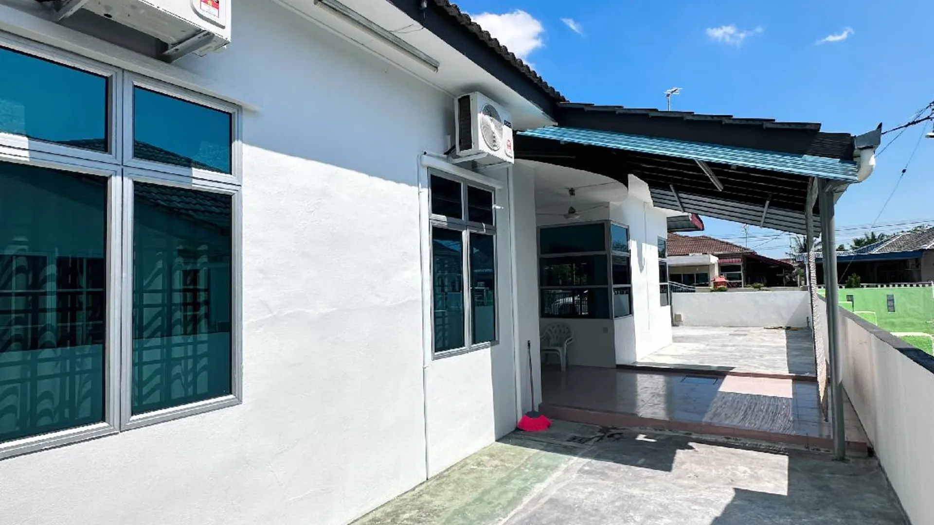 틀룩인탄 테룩 인탄의 프라이빗 하우스 (m², 침실 4개, 프라이빗 욕실 3개) 2성급 싱글룸 수영장