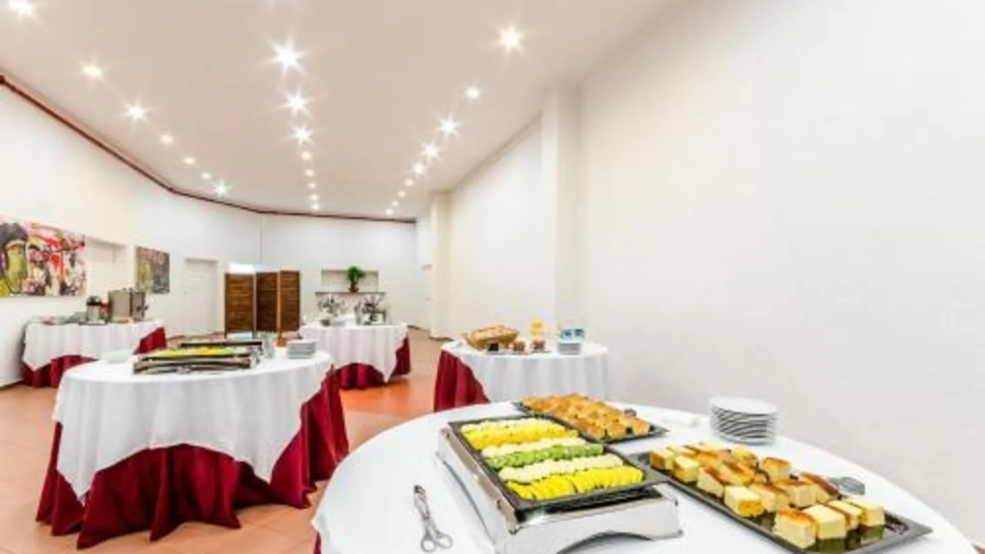 아마 도라 레지덴시알 자르징 다 아마도라 2성급 호텔 레스토랑