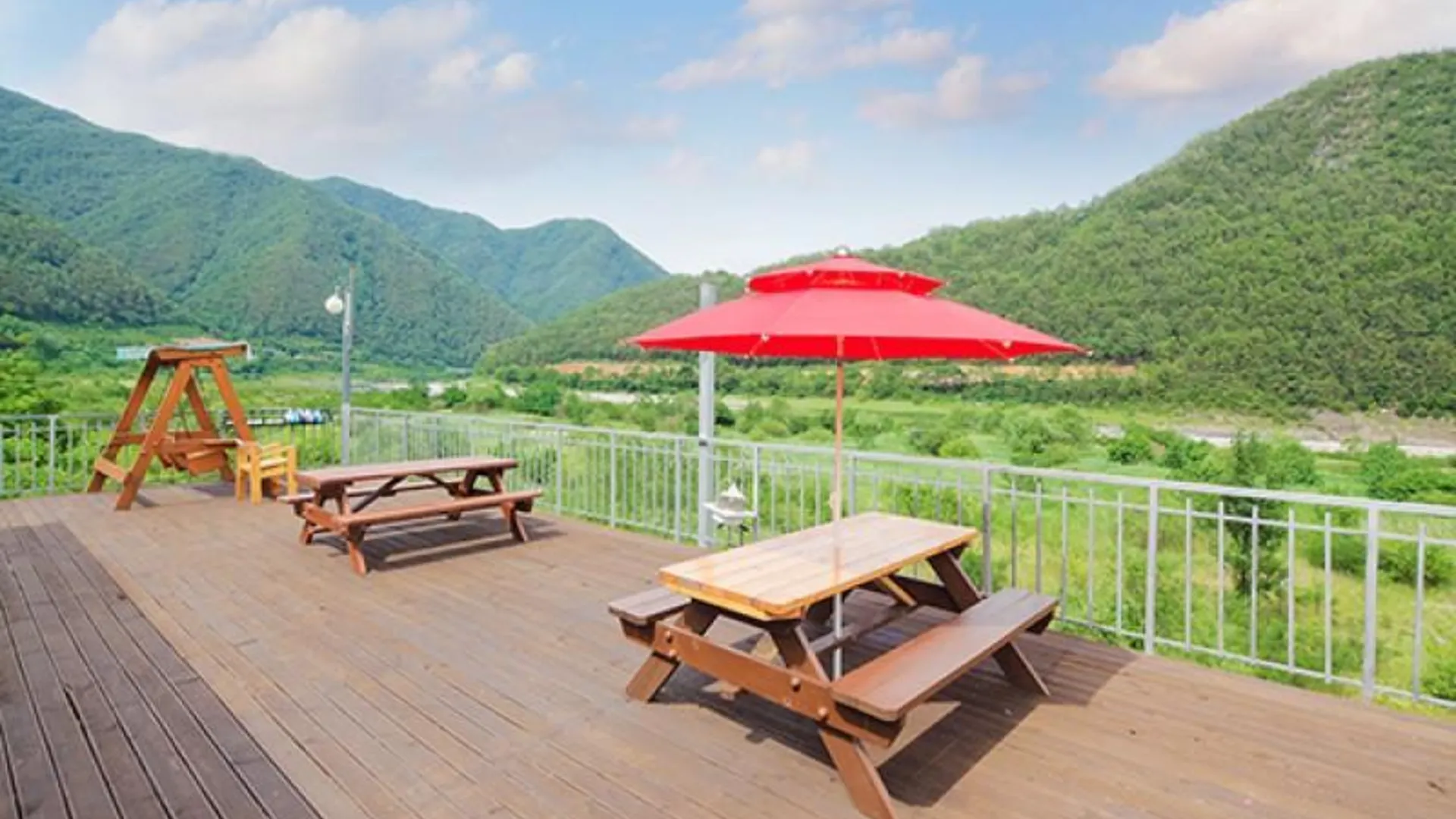 단양 단양 휴돔하우스펜션 2성급 게스트하우스 스위트룸