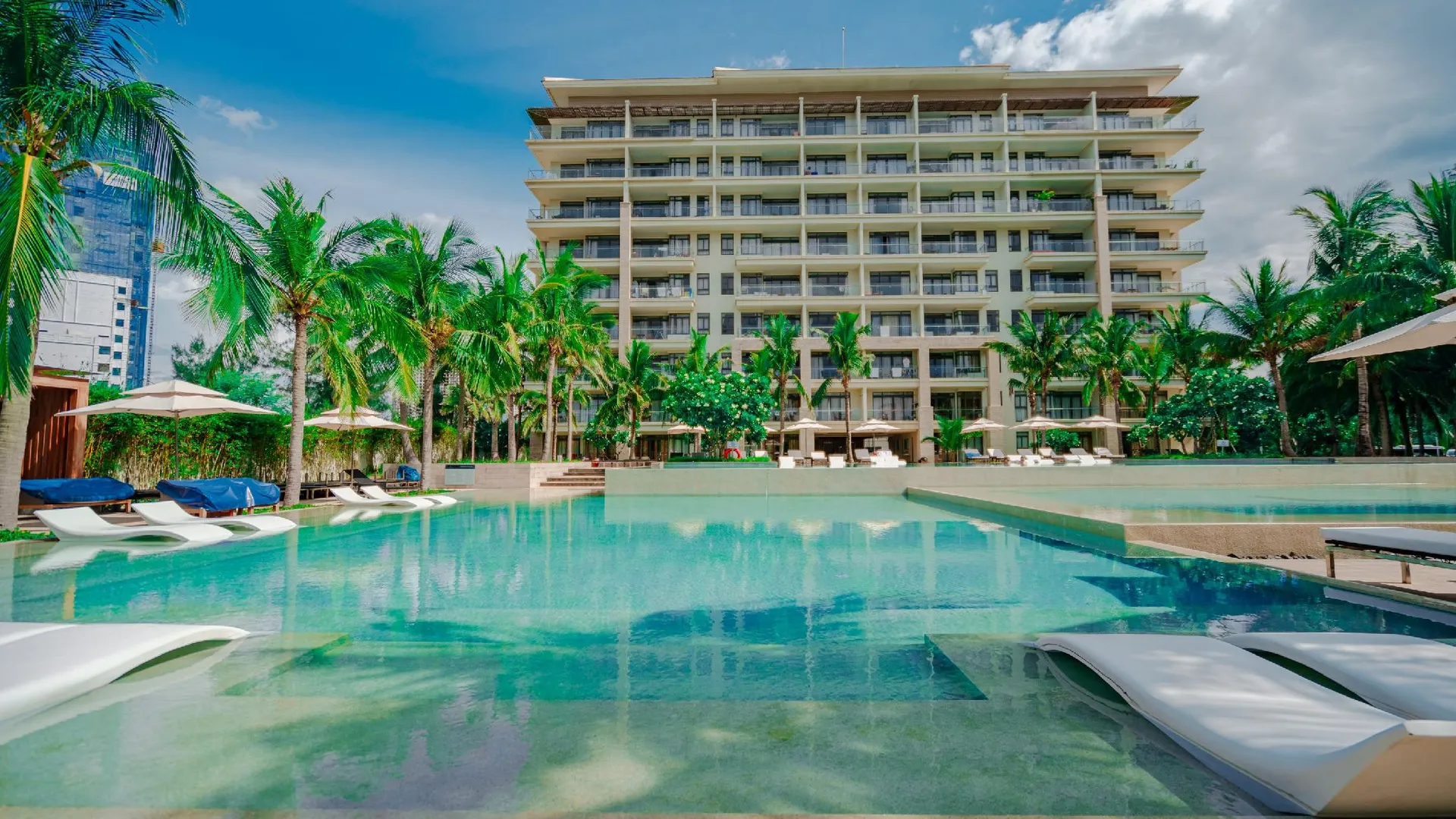 다낭 트로피컬 빌라 5성급 호텔 로비