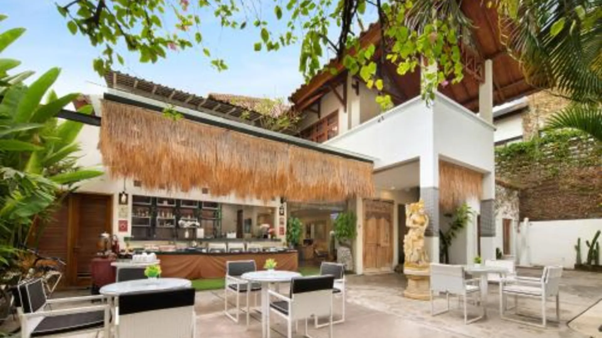 발리 18 스위트 빌라 로프트 쿠타 4성급 호텔 외관