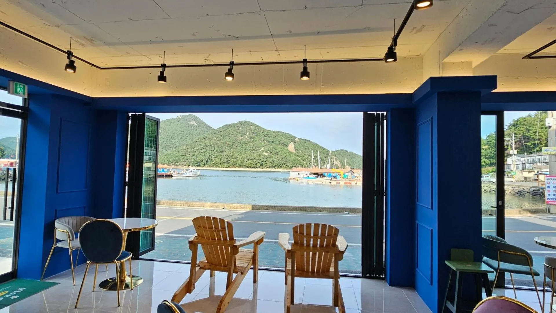 통영 통영 sea위더스펜션&카페 2성급 게스트하우스 외관