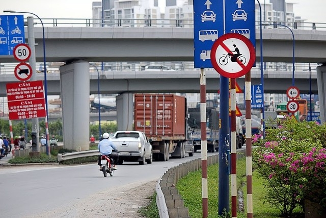 Mức xử phạt đối với lỗi xe máy đi vào đường cấm chi tiết 2023
