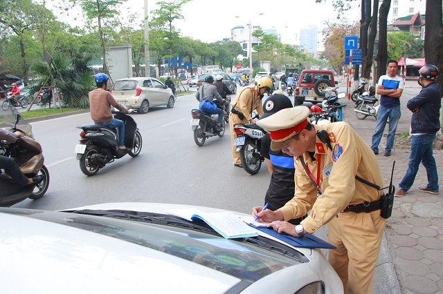 Hành vi cản trở giao thông đường bộ sẽ bị xử phạt như thế nào?