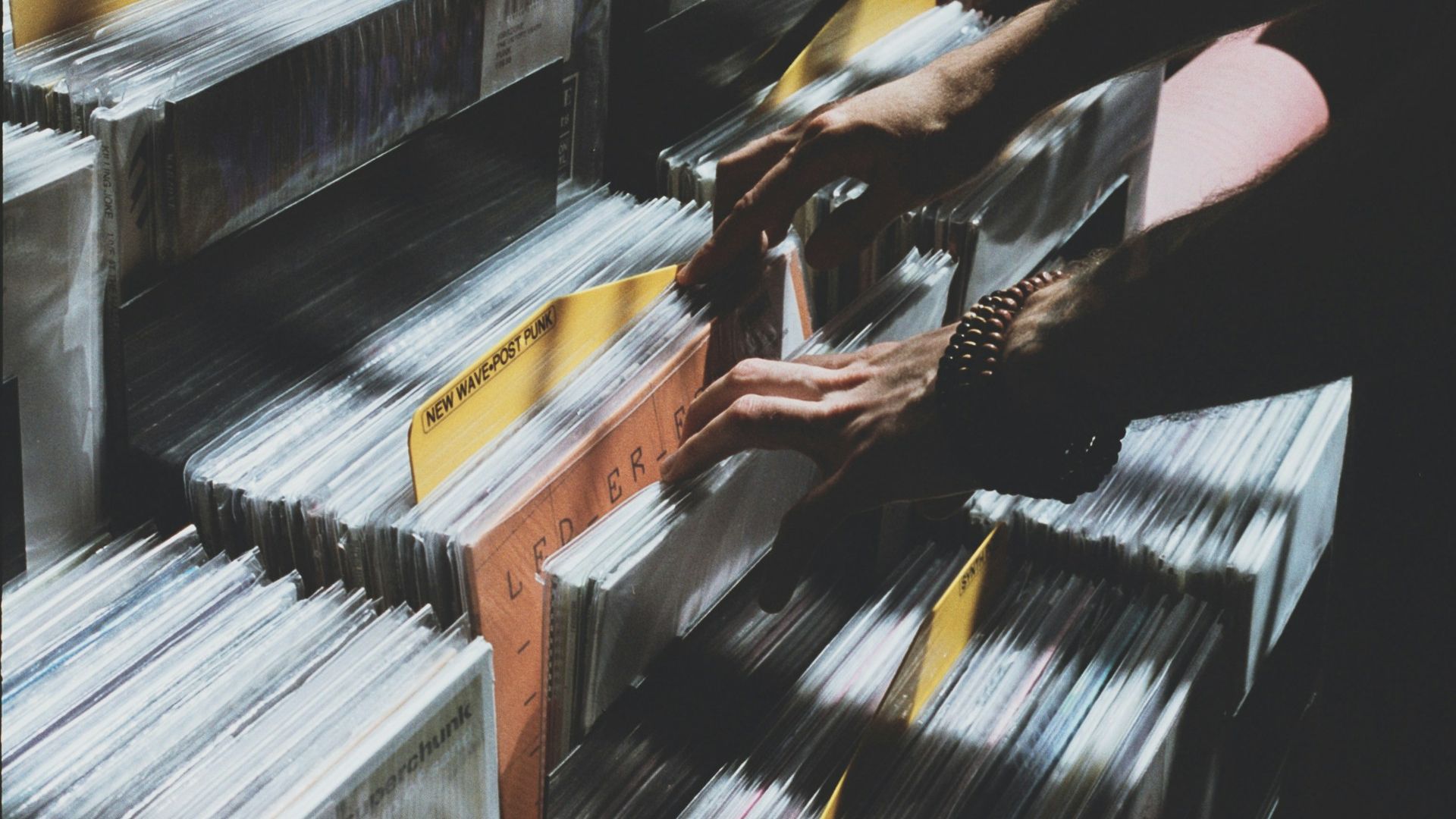 The Resurgence of Vinyl: Why Physical Music is Making a Major Comeback in the Digital Age