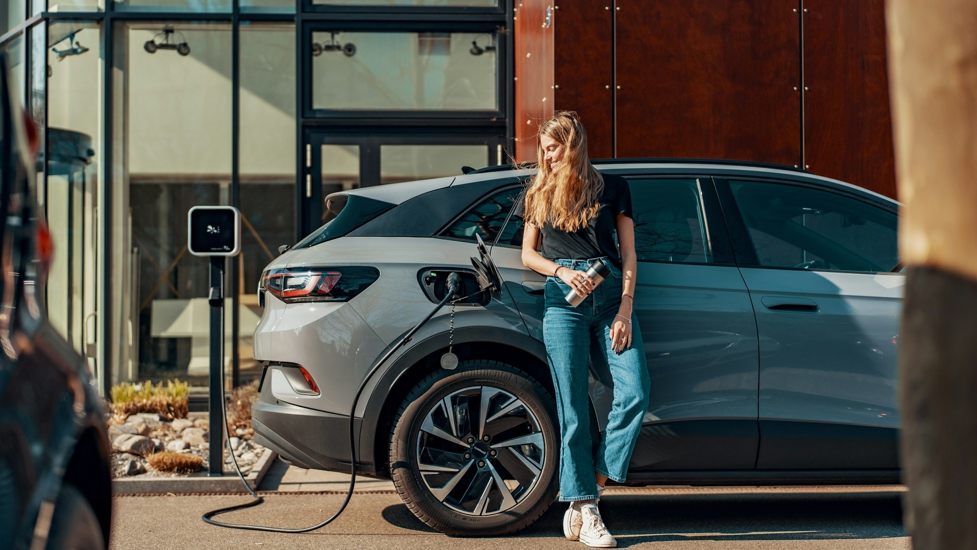 Electric Vehicle Sales Continue to Rise Across Asia as Governments Offer New Incentives