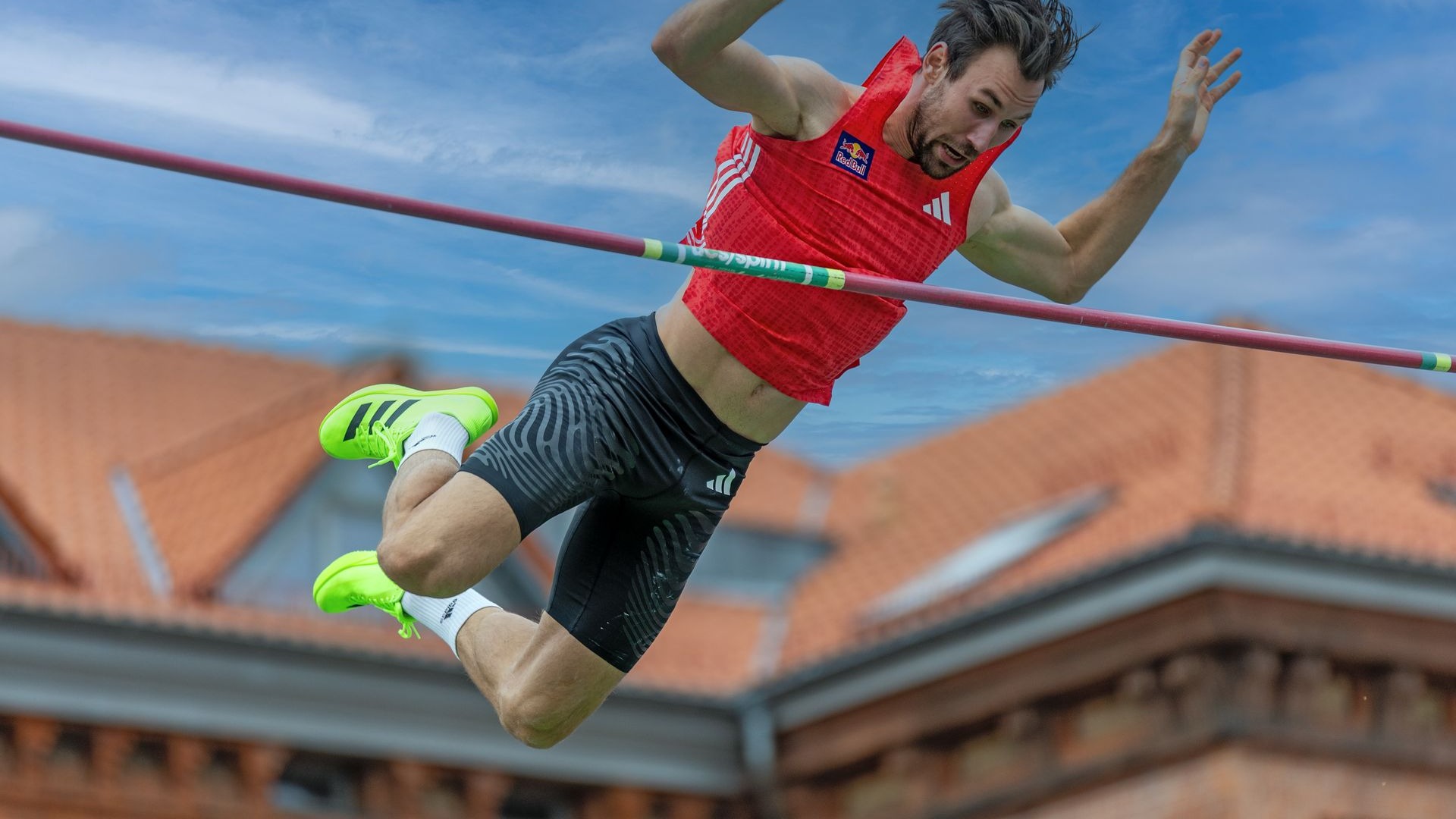 High Jump Techniques Used by Elite Athletes: Expert Tips to Improve Performance