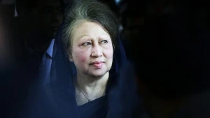 বেতনের ১ টাকা রেখে বাকিটা এতিমখানায় দান করতেন খালেদা জিয়া