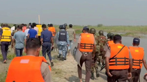 পদ্মার চরাঞ্চলে অভিযানে এমপির ওপর হামলা, আটক ৪৫