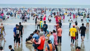 কক্সবাজারে সৈকতে গোসলে নেমে ৩ পর্যটকের মৃত্যু, নিখোঁজ ২