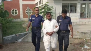ভারতে পালাতে গিয়ে হত্যা মামলার আসামি আটক