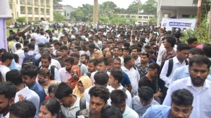 রাজনৈতিক ‘তকমায়’ বিসিএসের চাকরি হারান অনেকে