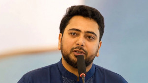 ১৫ টাকার এক ডিম কয় ভাগ করে সন্তানদের দেবেন মা: নাহিদ ইসলাম