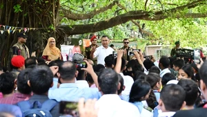 নিজ কলেজ প্রাঙ্গণে গেলেন প্রধানমন্ত্রী, শিক্ষার্থীদের দিলেন দেশ গড়ার বার্তা