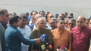 সংকটে মানুষের পাশে ছিলেন তারেক রহমান: রিজভী