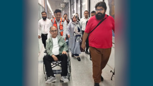 মালয়েশিয়ায় চিকিৎসা শেষে দেশে ফিরলেন মির্জা আব্বাস