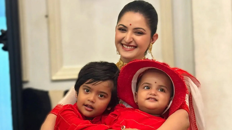 সন্তানদের নিয়ে পরীমনির ঘরোয়া জন্মদিন উদযাপন
